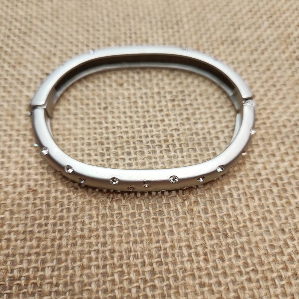 Swarovski Crystal Matt Silver Latching Braclet
